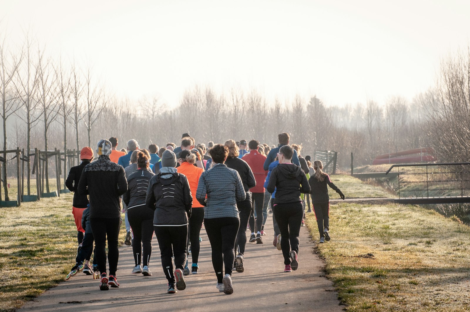 A running club training in the morning