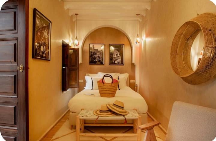 Camera 06, letto king, bagno privato