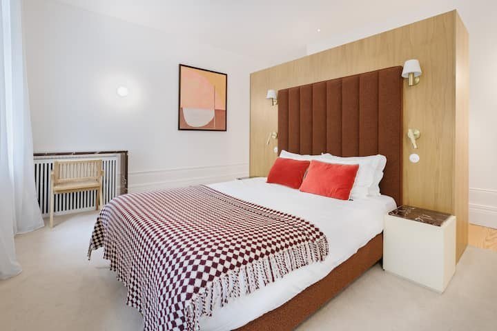 Stanza 07, letto matrimoniale, bagno privato